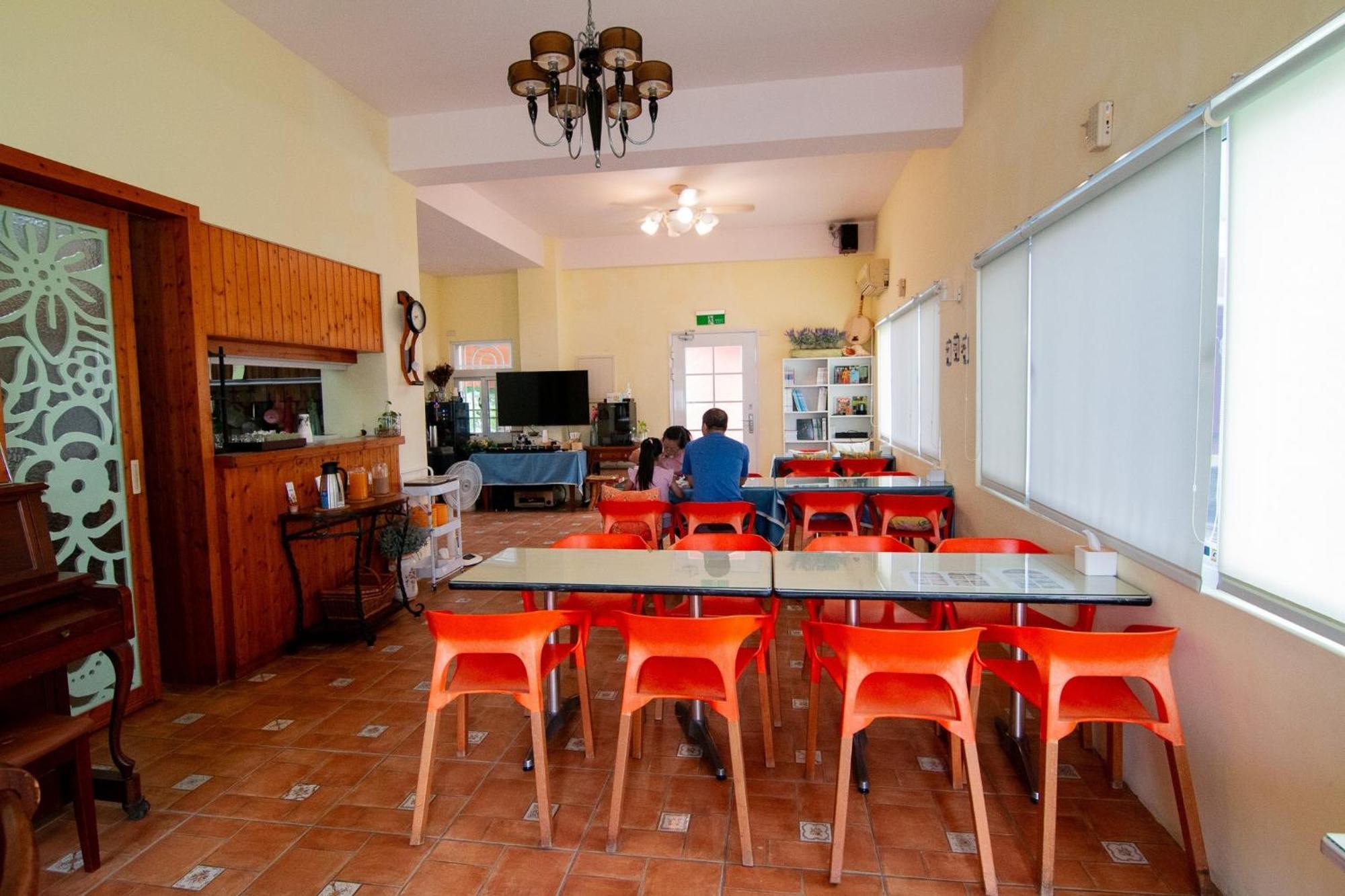 Bed and Breakfast Kenting Avignon Heng-ch'un Exterior foto