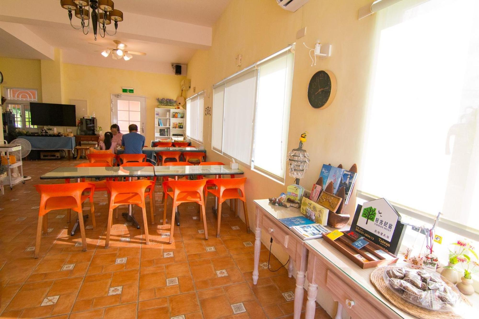 Bed and Breakfast Kenting Avignon Heng-ch'un Exterior foto