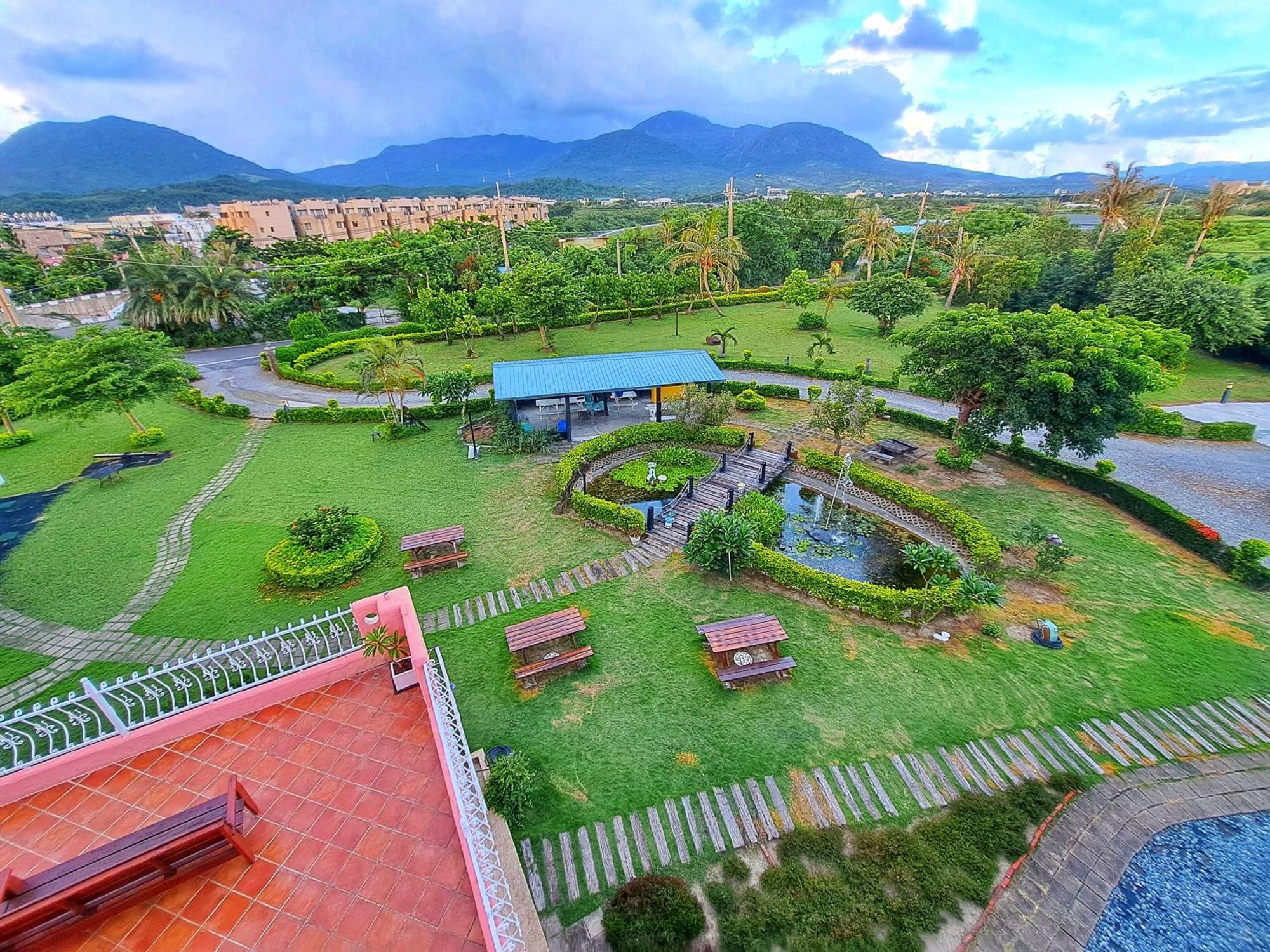 Bed and Breakfast Kenting Avignon Heng-ch'un Exterior foto
