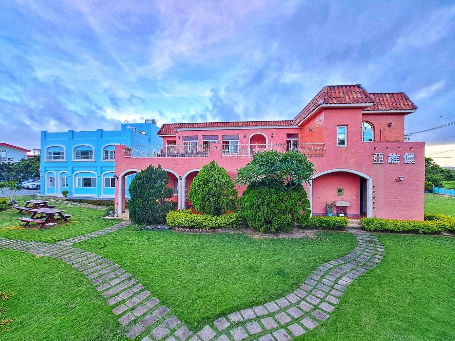Bed and Breakfast Kenting Avignon Heng-ch'un Exterior foto