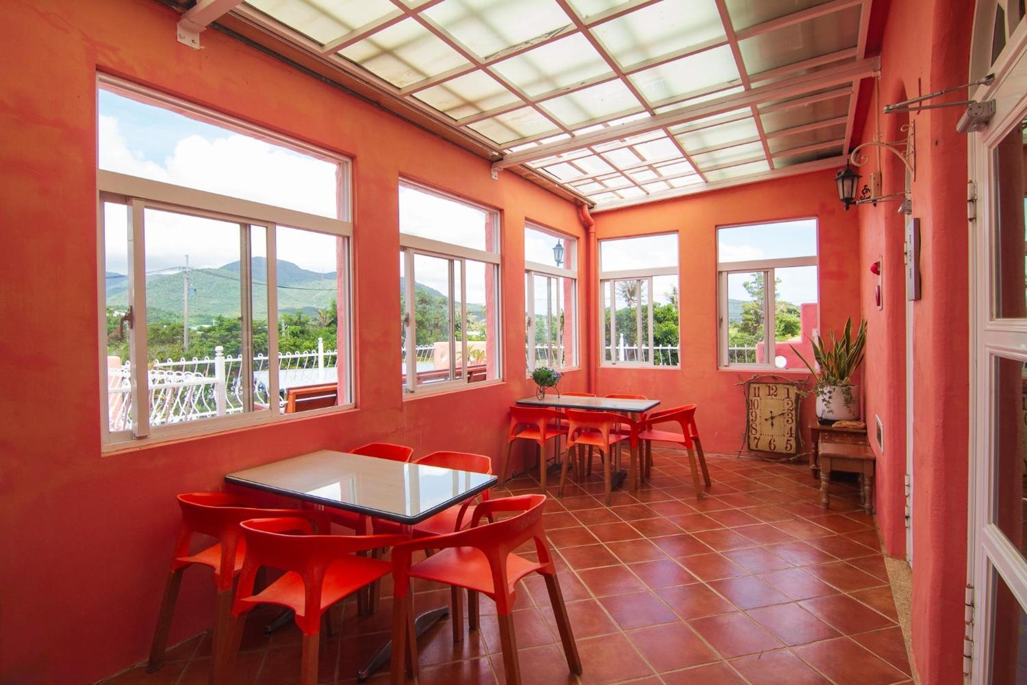 Bed and Breakfast Kenting Avignon Heng-ch'un Exterior foto