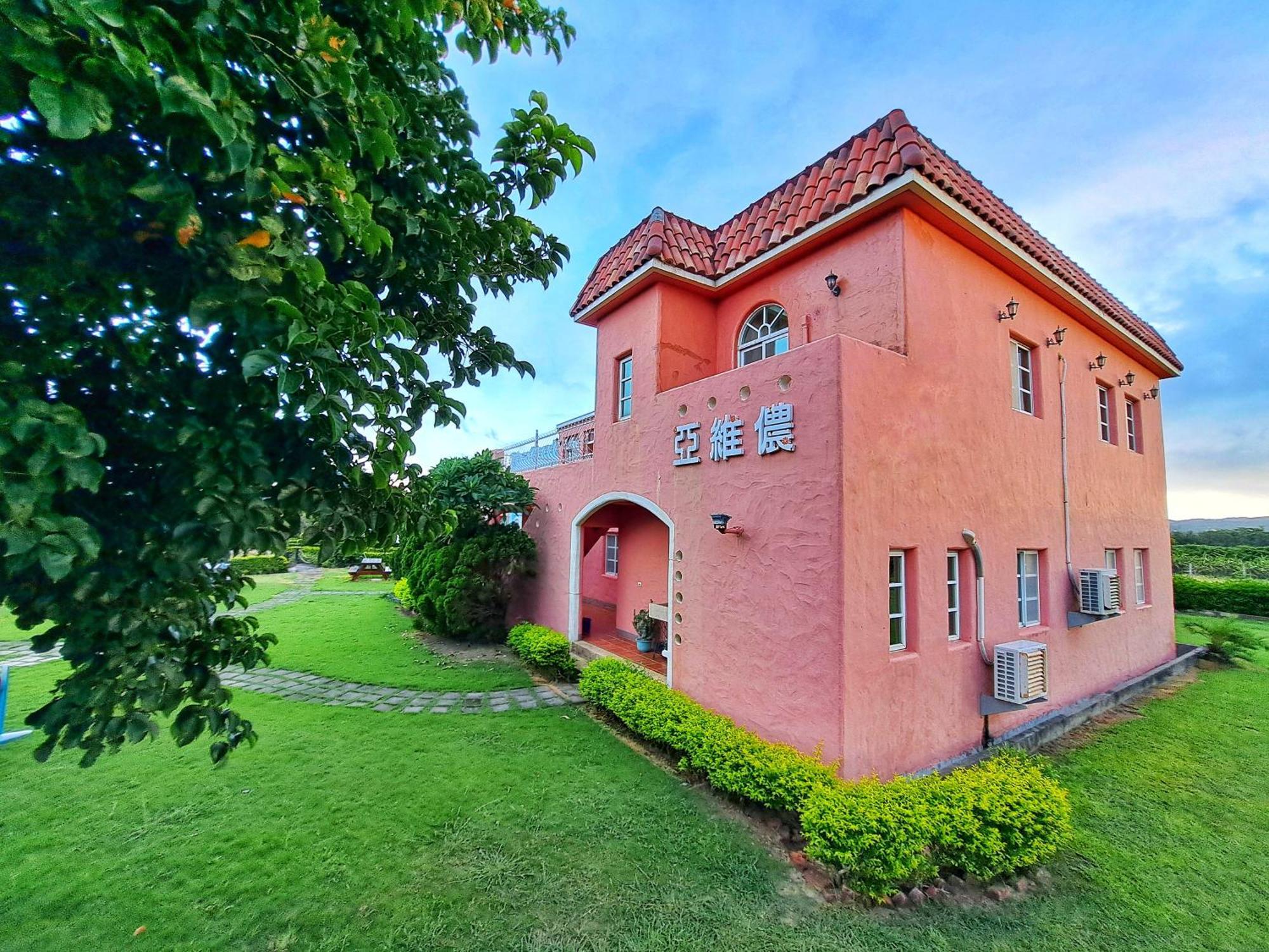 Bed and Breakfast Kenting Avignon Heng-ch'un Exterior foto